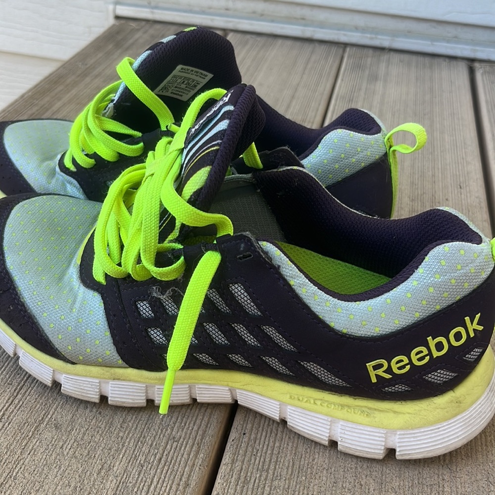 Women’s Reebok 7.5 - Picture 3 of 5